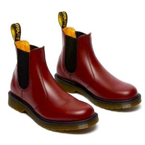 Dr. Martens Chelsea 2976 Cherry Red